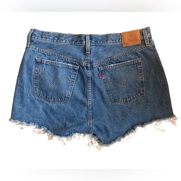 VINTAGE LEVIS 501 DISTRESSED DENIM JEAN SHORTS - Picture 2 of 8